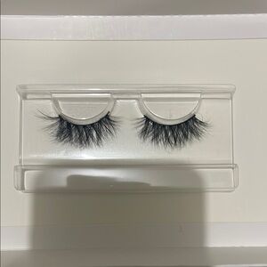 Dramatic Black False Eyelashes